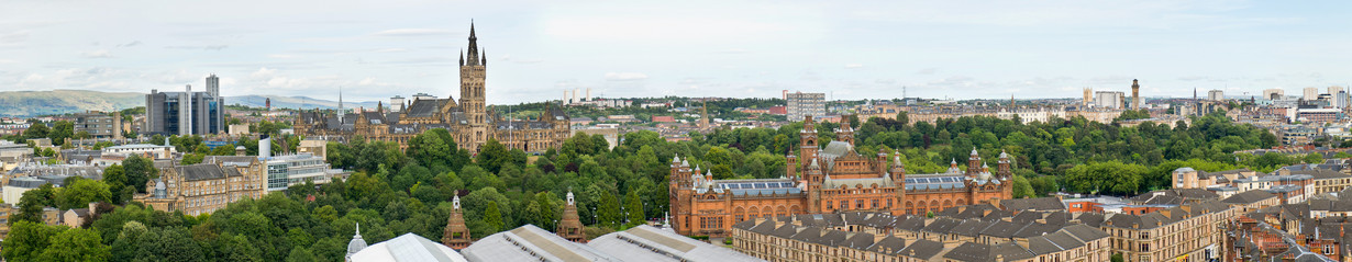 University of Glasgow surrounded by a park and Kelvingrove Museum.